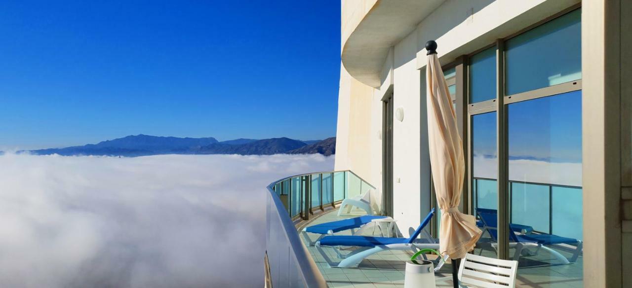 Deluxe Penthouse On The 42Nd Floor With Amazing Sea Views Apartment Benidorm Luaran gambar
